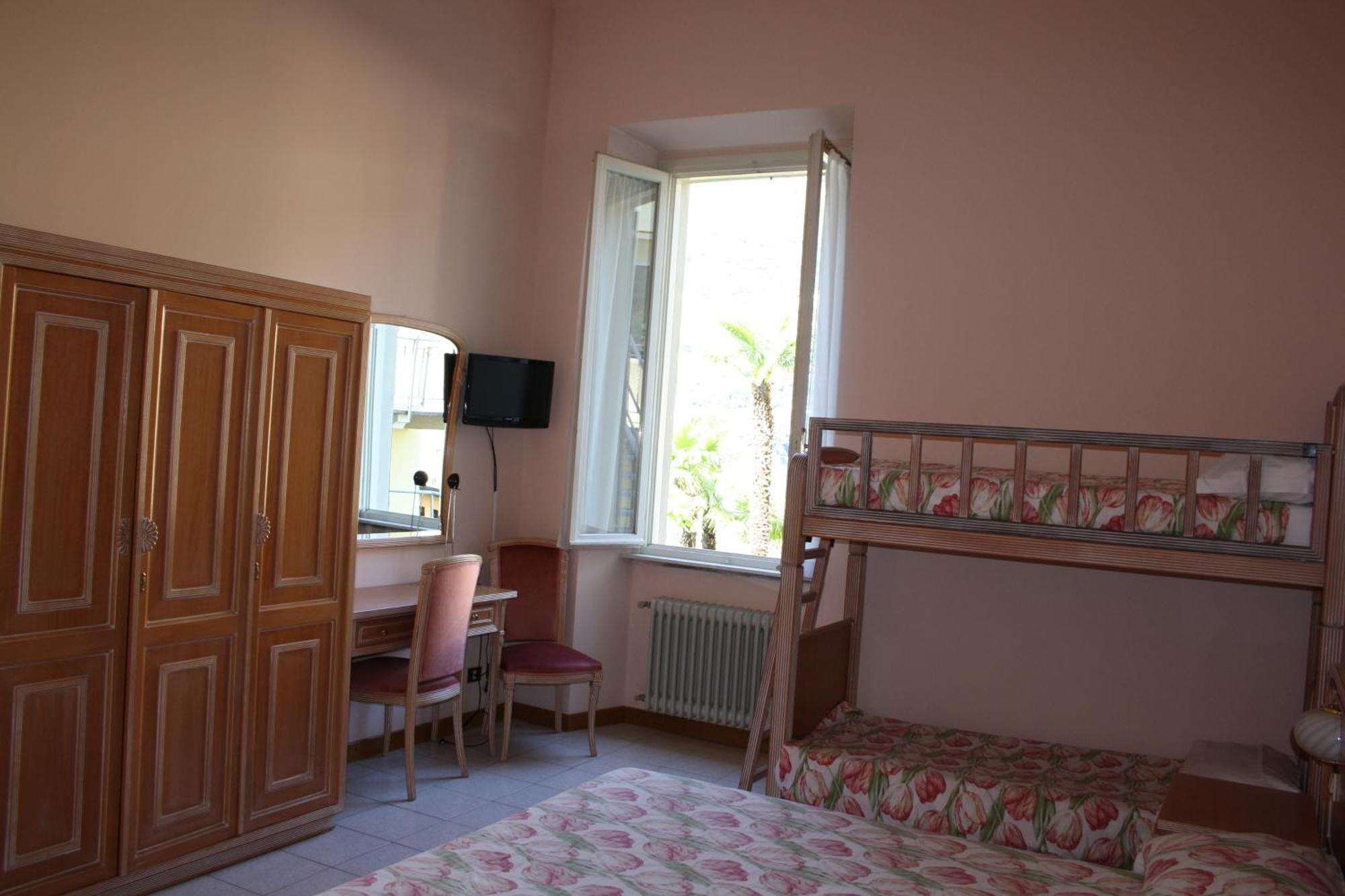 Hotel Vapore Торно Екстериор снимка