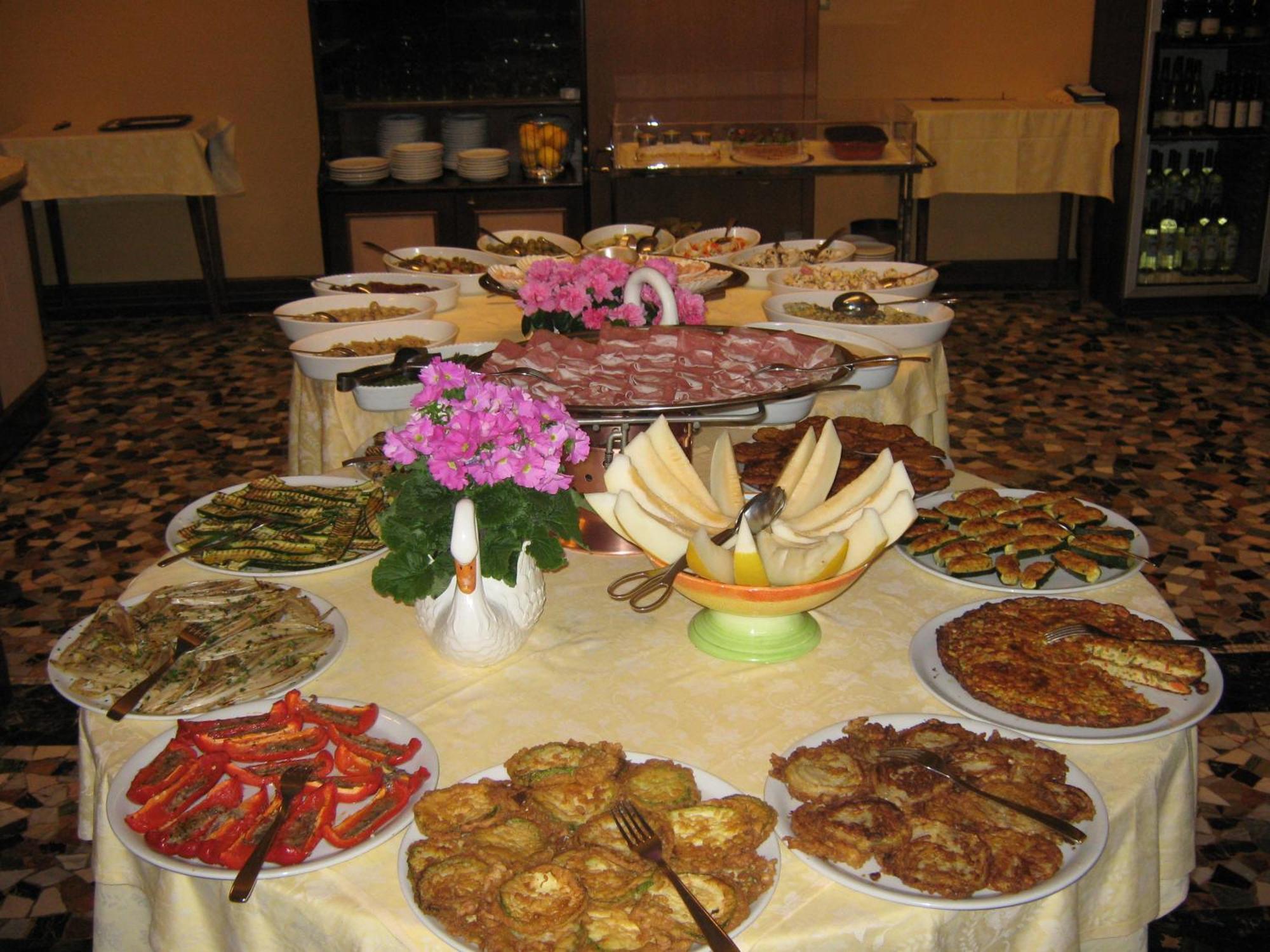 Hotel Vapore Торно Екстериор снимка