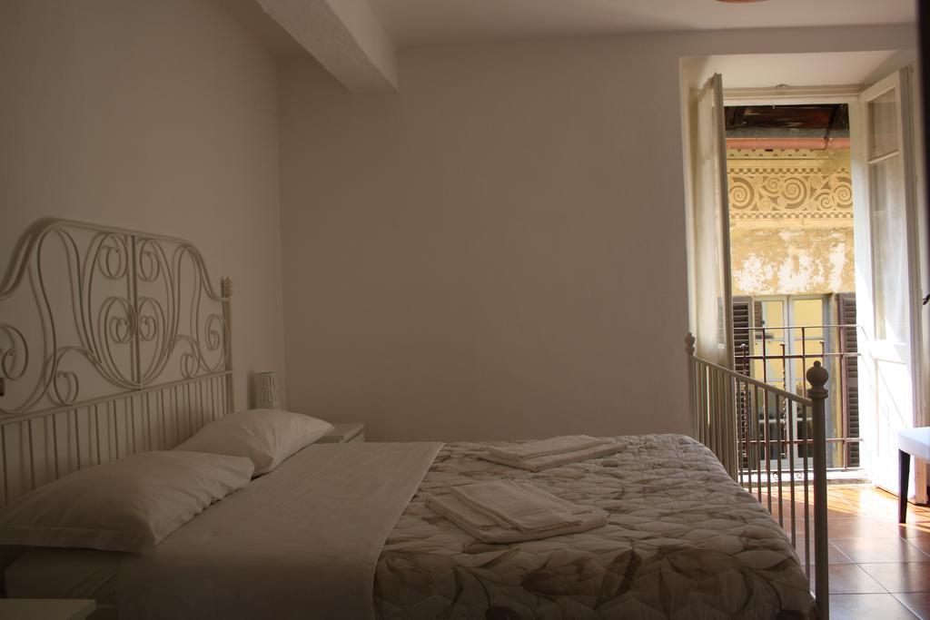 Hotel Vapore Торно Екстериор снимка