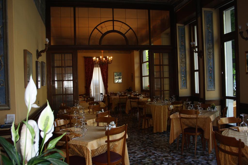Hotel Vapore Торно Екстериор снимка