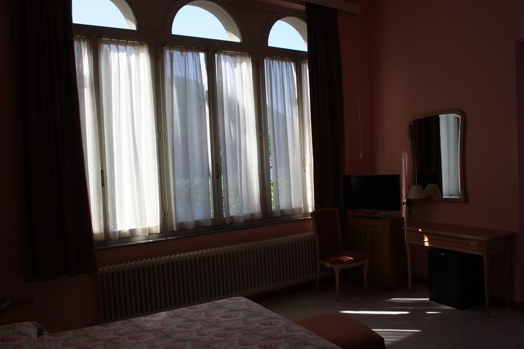 Hotel Vapore Торно Екстериор снимка