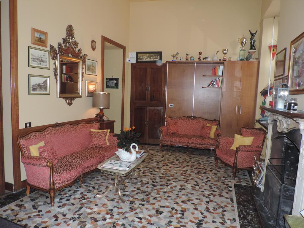 Hotel Vapore Торно Екстериор снимка